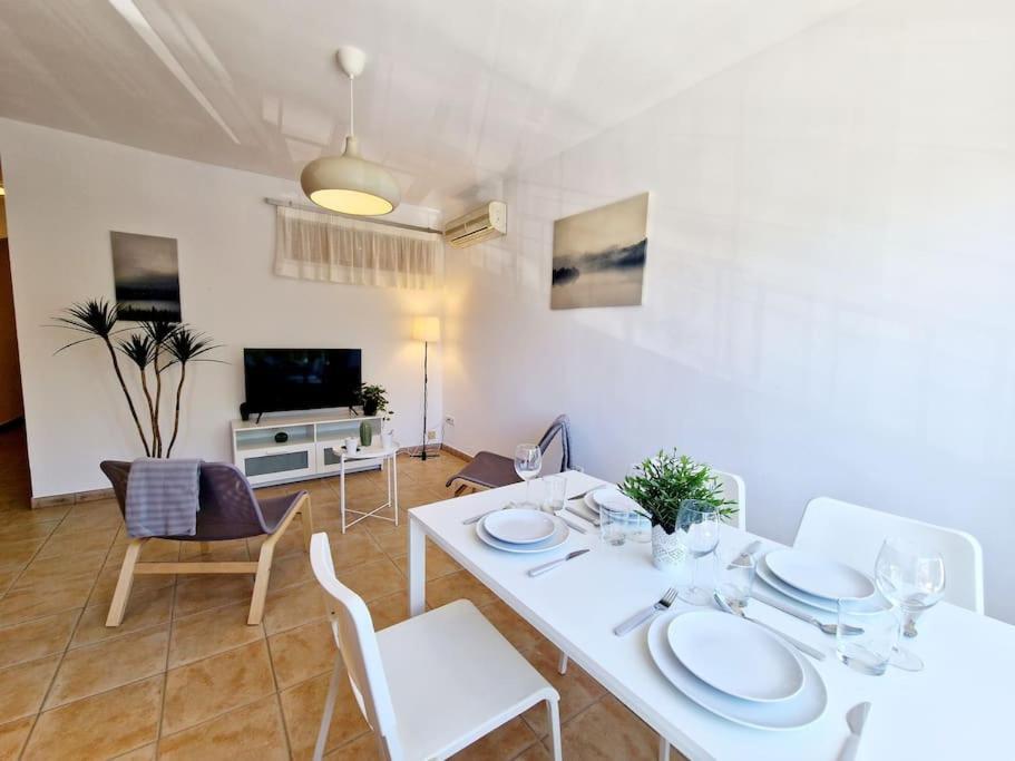 Butibamba Beach Apartment 라칼라데미야스 외부 사진