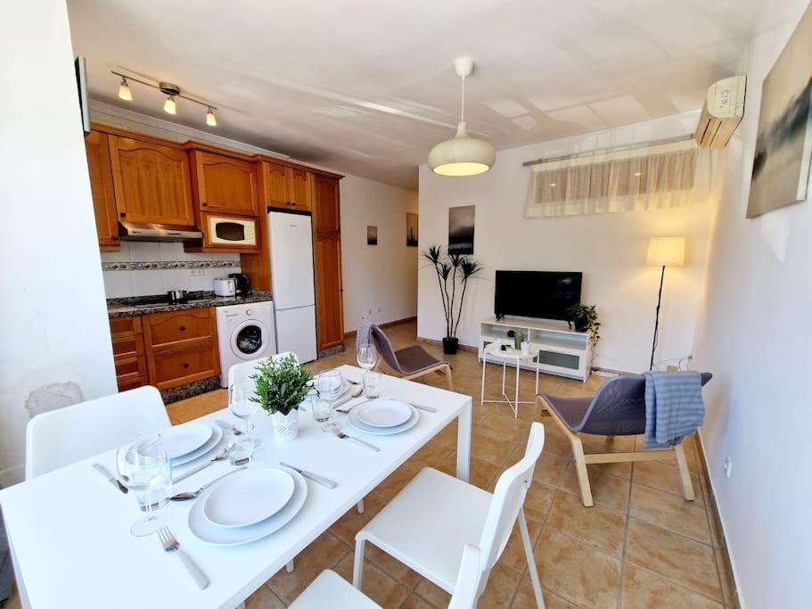Butibamba Beach Apartment 라칼라데미야스 외부 사진